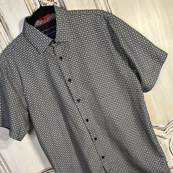 Men's Classic Patterned Button-Down Shirt - Black and Gray - Picture 3 of 8